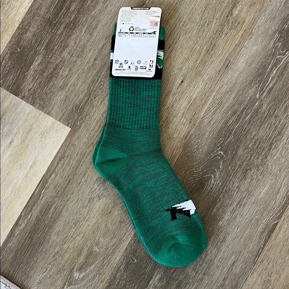 NEW For Bare Feet North Dakota Fighting Hawks Socks Green Size L